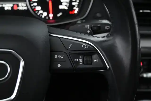 Valkoinen Maastoauto, Audi Q5 – MNM-885