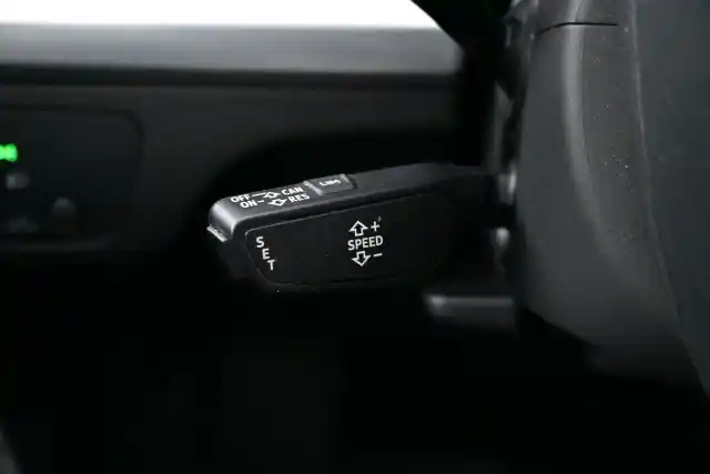 Valkoinen Maastoauto, Audi Q5 – MNM-885