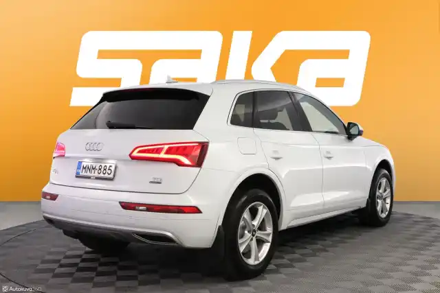 Valkoinen Maastoauto, Audi Q5 – MNM-885