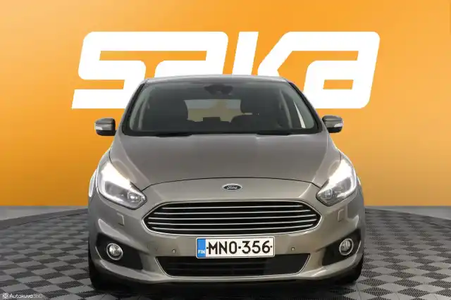 Harmaa Tila-auto, Ford S-Max – MNO-356