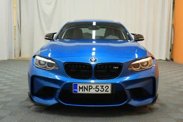 Sininen Coupe, BMW M2 – MNP-532