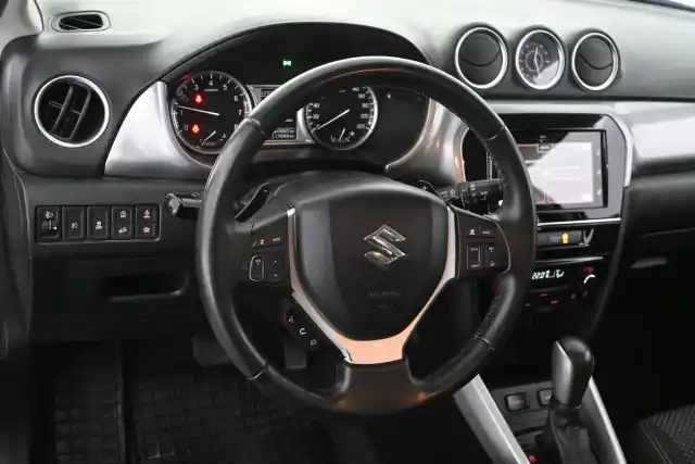 Valkoinen Maastoauto, Suzuki Vitara – MNR-208
