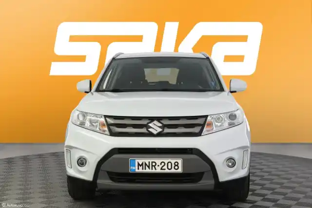 Valkoinen Maastoauto, Suzuki Vitara – MNR-208