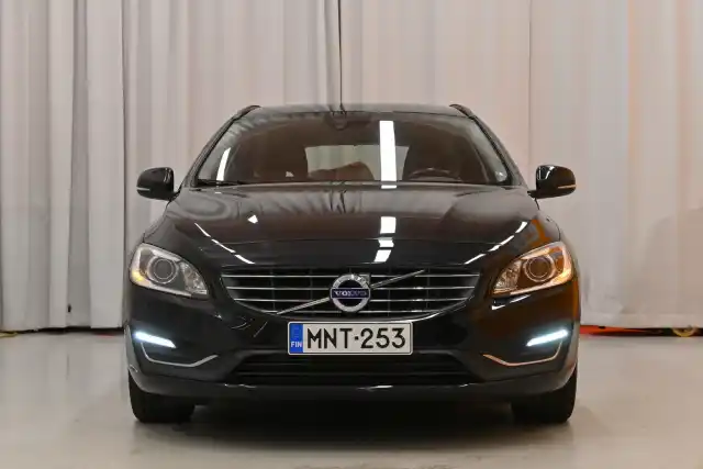 Musta Farmari, Volvo V60 – MNT-253