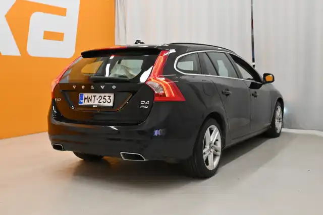 Musta Farmari, Volvo V60 – MNT-253