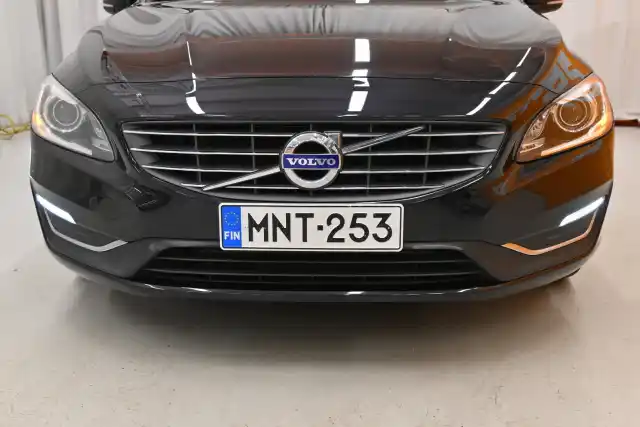 Musta Farmari, Volvo V60 – MNT-253