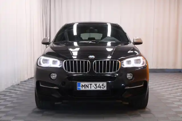 Musta Maastoauto, BMW X6 – MNT-345