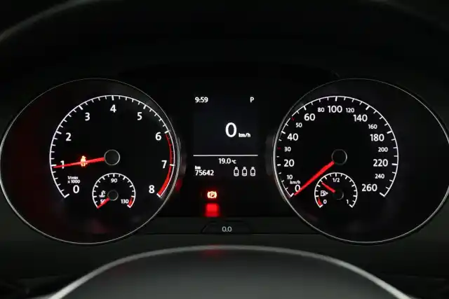 Harmaa Tila-auto, Volkswagen Golf Sportsvan – MNT-533