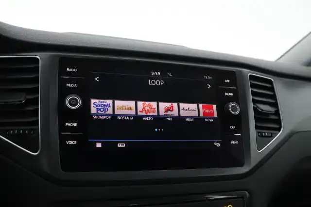 Harmaa Tila-auto, Volkswagen Golf Sportsvan – MNT-533