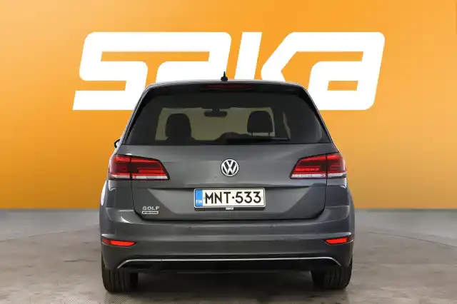 Harmaa Tila-auto, Volkswagen Golf Sportsvan – MNT-533