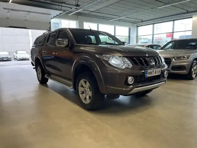 Ruskea (beige) Avolava, Mitsubishi L200 – MNT-816
