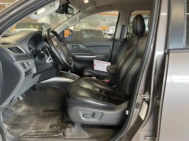 Ruskea (beige) Avolava, Mitsubishi L200 – MNT-816
