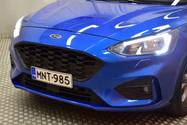 Sininen Farmari, Ford Focus – MNT-985