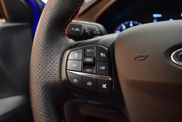 Sininen Farmari, Ford Focus – MNT-985
