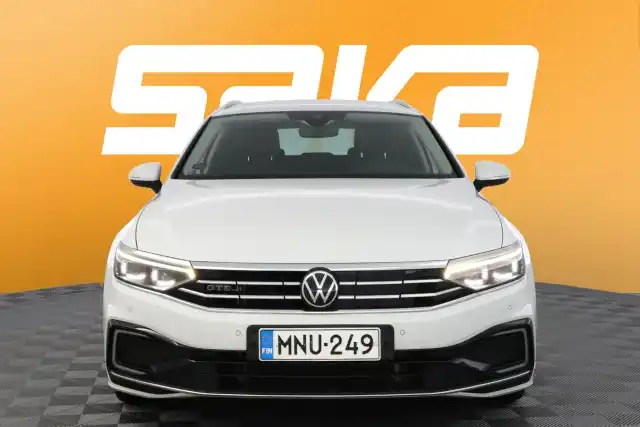 Valkoinen Farmari, Volkswagen Passat – MNU-249