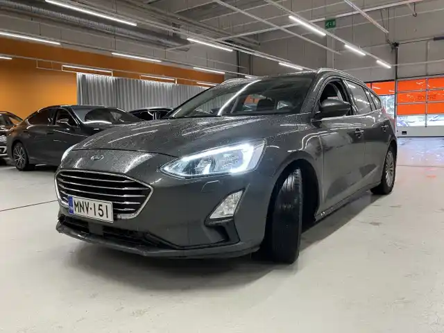 Harmaa Farmari, Ford Focus – MNV-151