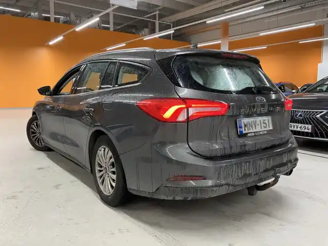 Harmaa Farmari, Ford Focus – MNV-151