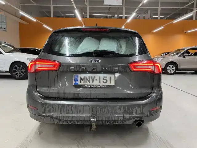 Harmaa Farmari, Ford Focus – MNV-151