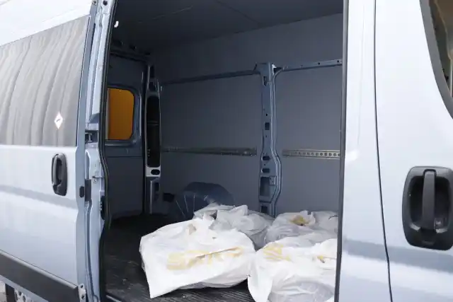 Sininen Pakettiauto, Fiat Ducato – MNV-232