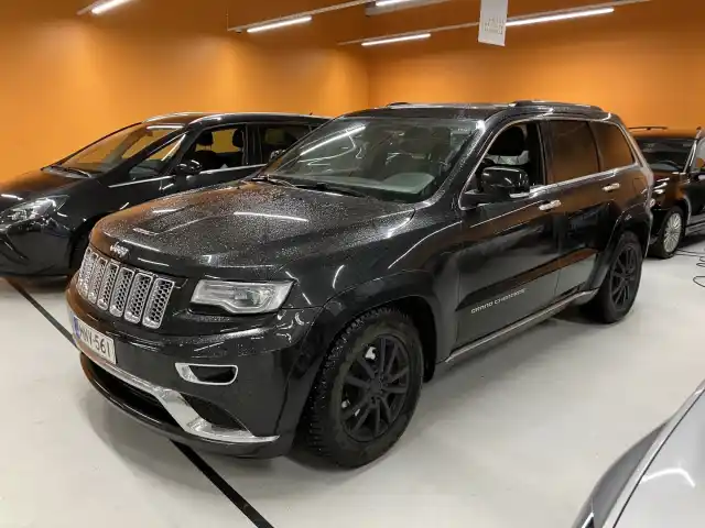 Musta Maastoauto, Jeep Grand Cherokee – MNV-561