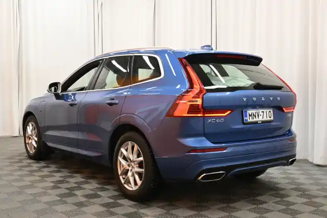 Sininen Maastoauto, Volvo XC60 – MNV-710