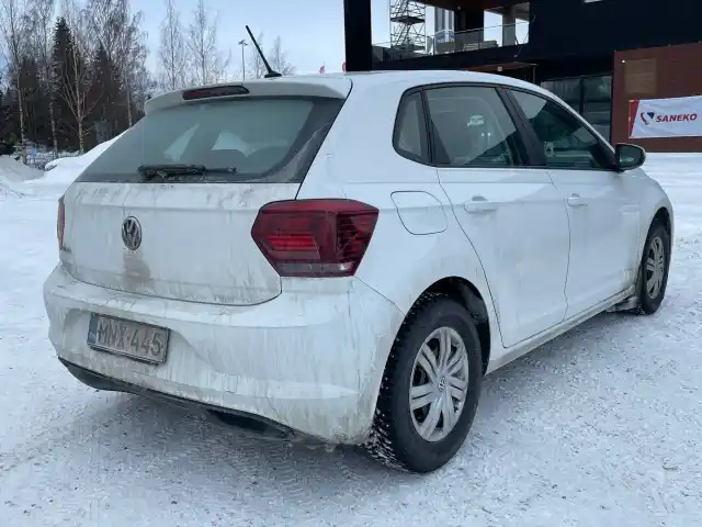 Valkoinen Viistoperä, Volkswagen Polo – MNX-445