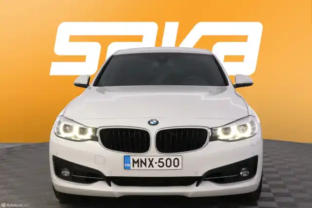 Valkoinen Sedan, BMW 320 Gran Turismo – MNX-500