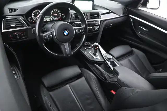 Valkoinen Sedan, BMW 320 Gran Turismo – MNX-500