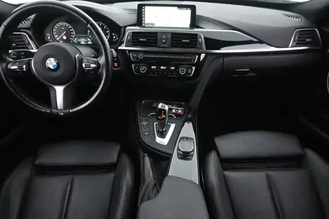 Valkoinen Sedan, BMW 320 Gran Turismo – MNX-500