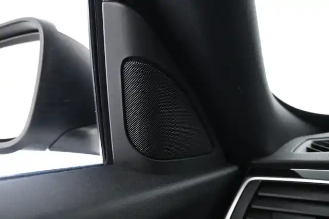 Valkoinen Sedan, BMW 320 Gran Turismo – MNX-500