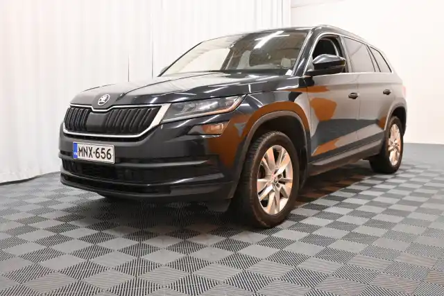 Musta Maastoauto, Skoda Kodiaq – MNX-656