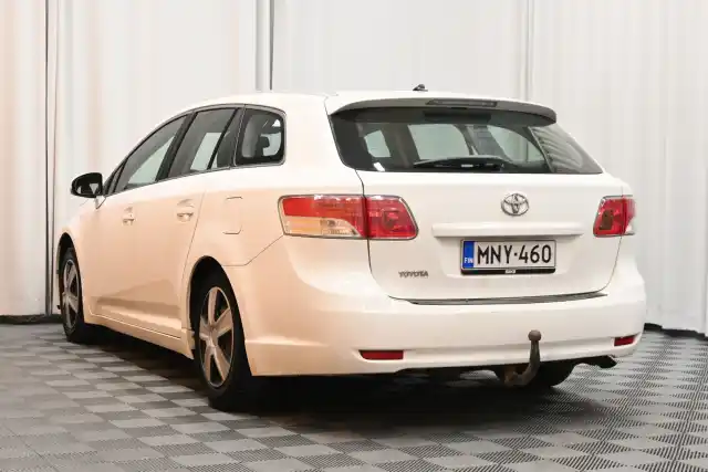 Valkoinen Farmari, Toyota Avensis – MNY-460