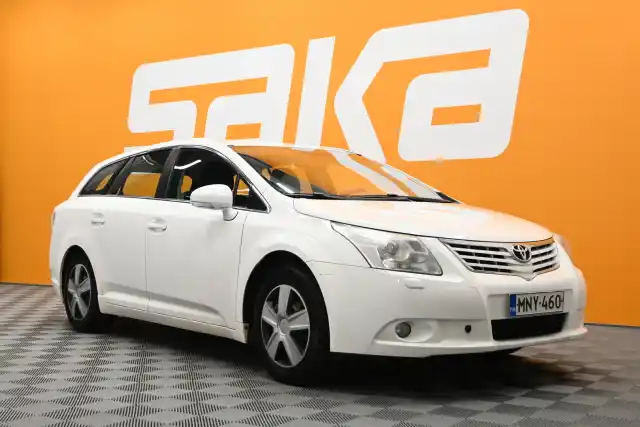 Valkoinen Farmari, Toyota Avensis – MNY-460