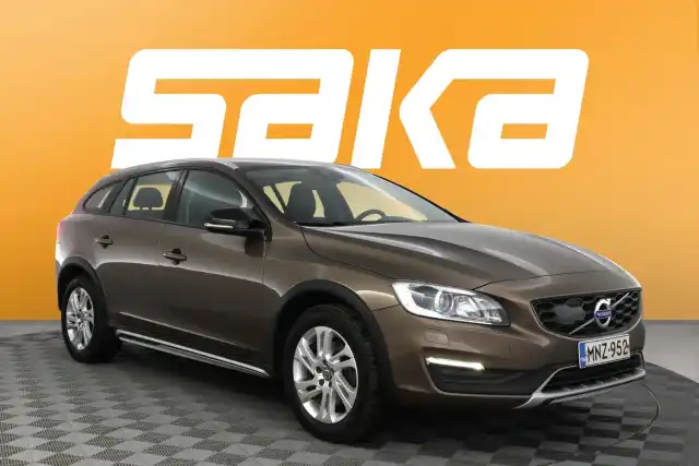 Ruskea Farmari, Volvo V60 Cross Country – MNZ-952