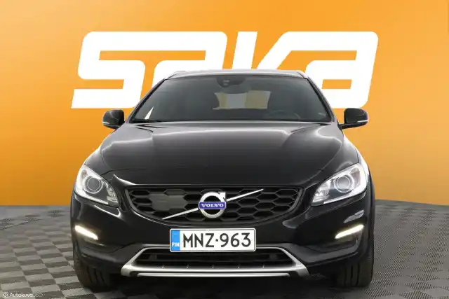 Musta Farmari, Volvo V60 Cross Country – MNZ-963