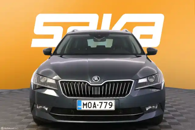 Harmaa Farmari, Skoda Superb – MOA-779