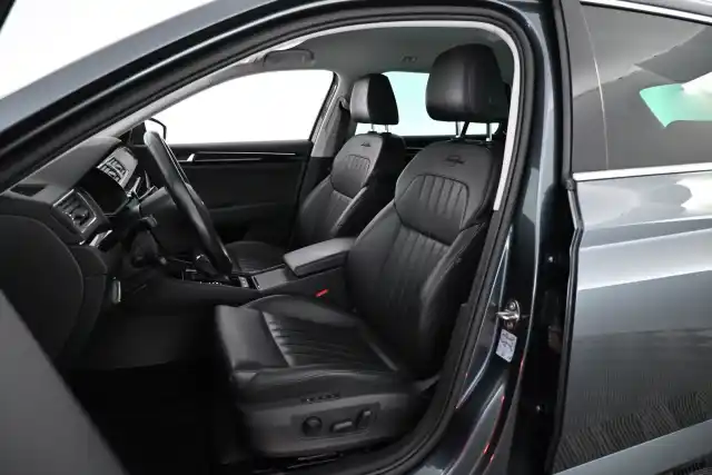 Harmaa Farmari, Skoda Superb – MOA-779