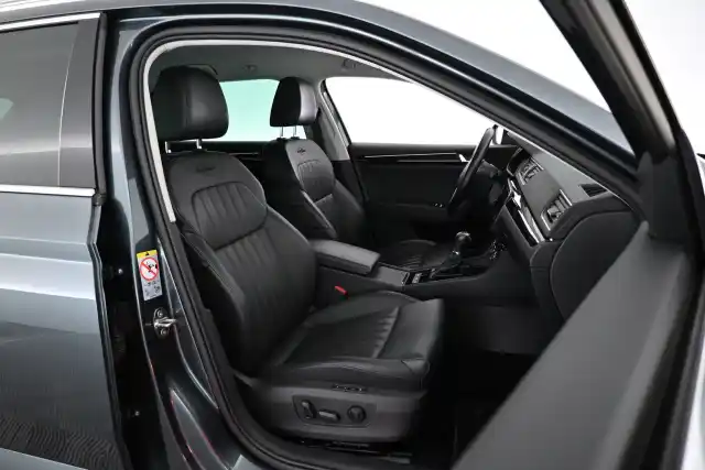 Harmaa Farmari, Skoda Superb – MOA-779