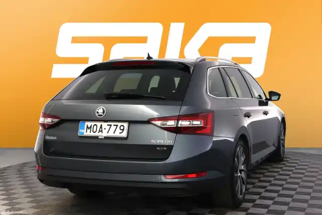 Harmaa Farmari, Skoda Superb – MOA-779
