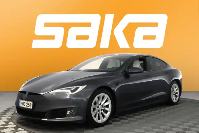 Harmaa Sedan, Tesla Model S – MOC-258