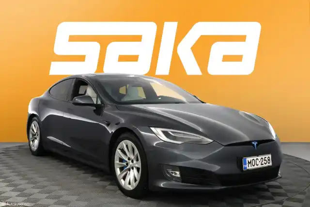 Harmaa Sedan, Tesla Model S – MOC-258