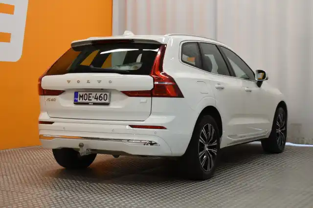 Valkoinen Maastoauto, Volvo XC60 – MOE-460