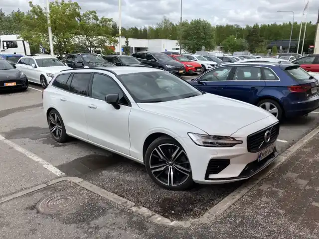 Valkoinen Farmari, Volvo V60 – MOE-819