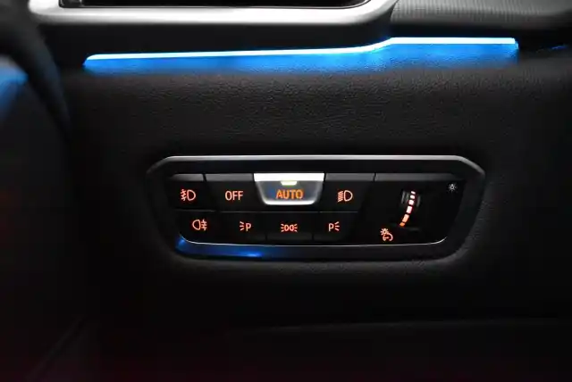 Musta Maastoauto, BMW X5 – MOE-870