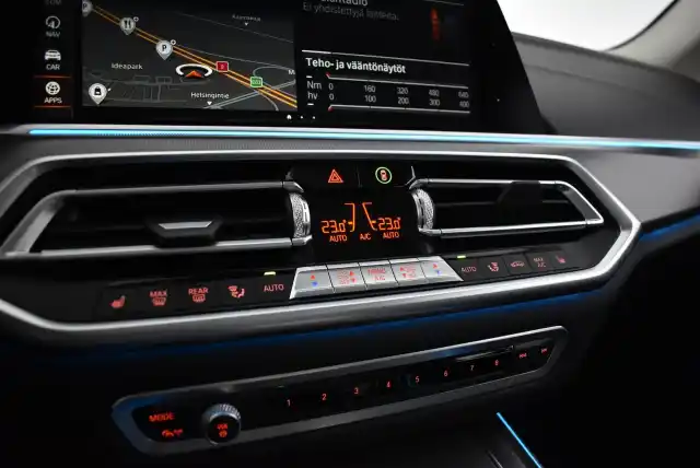 Musta Maastoauto, BMW X5 – MOE-870