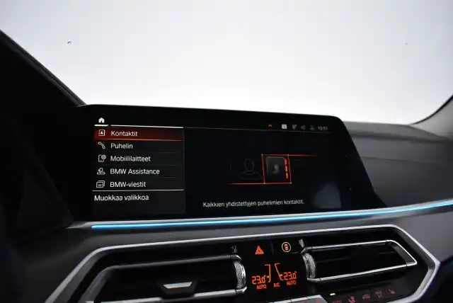 Musta Maastoauto, BMW X5 – MOE-870