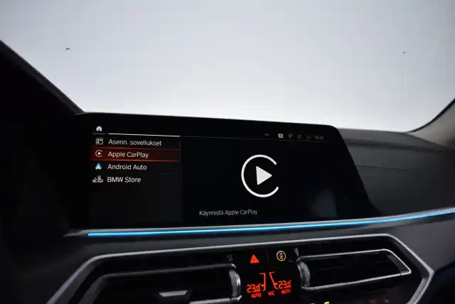 Musta Maastoauto, BMW X5 – MOE-870