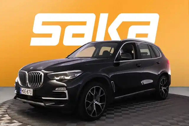 Musta Maastoauto, BMW X5 – MOE-870