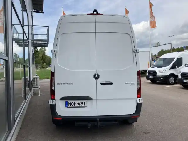 Valkoinen Pakettiauto, Mercedes-Benz Sprinter – MOH-431