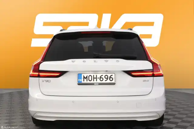 Valkoinen Farmari, Volvo V90 – MOH-696